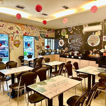 Sanduo Hotel Kaohsiung Bagian luar foto