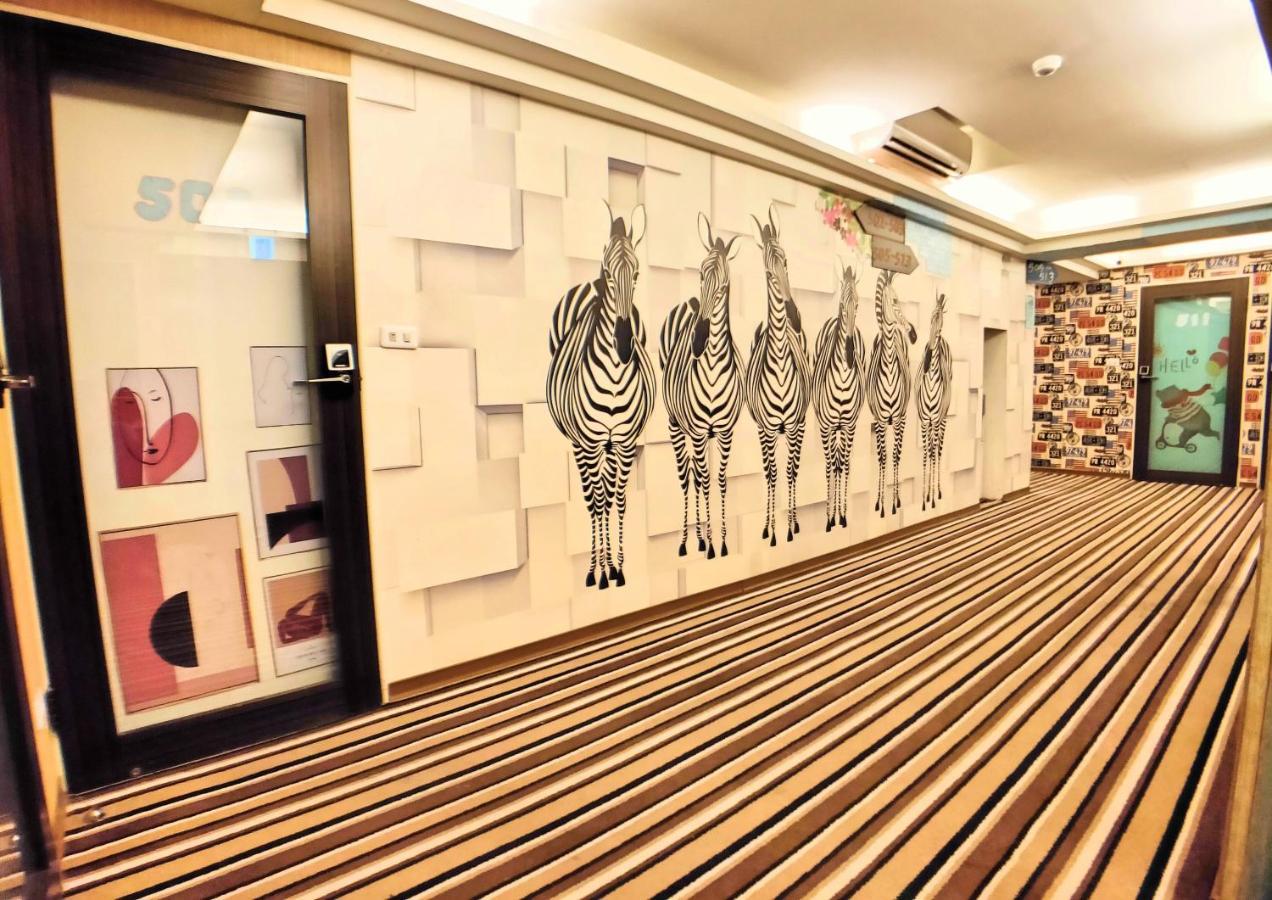 Sanduo Hotel Kaohsiung Bagian luar foto