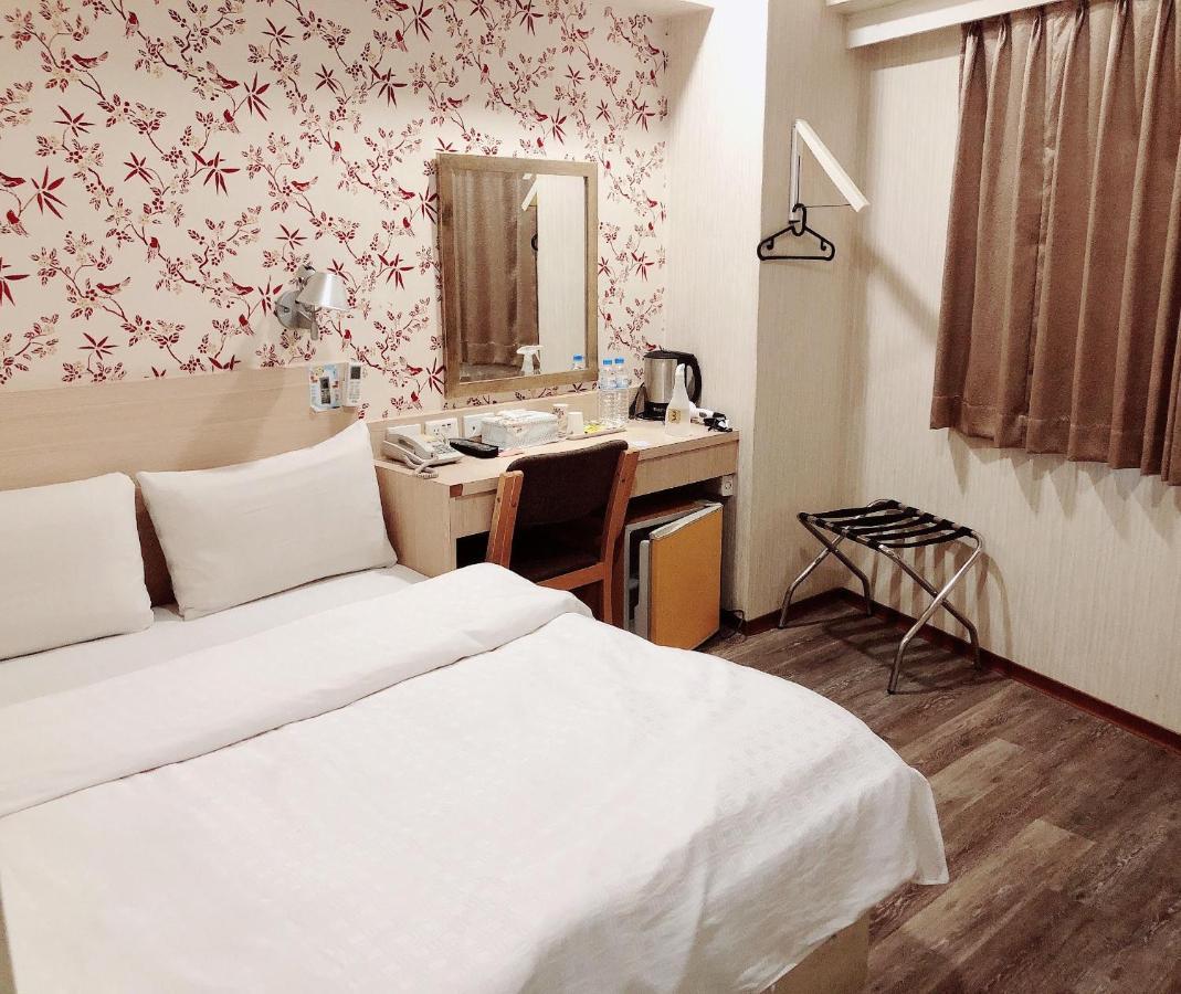 Sanduo Hotel Kaohsiung Bagian luar foto