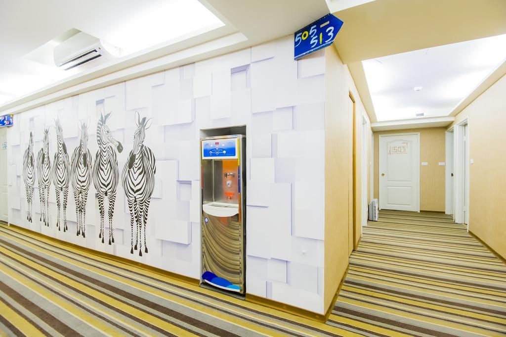 Sanduo Hotel Kaohsiung Bagian luar foto