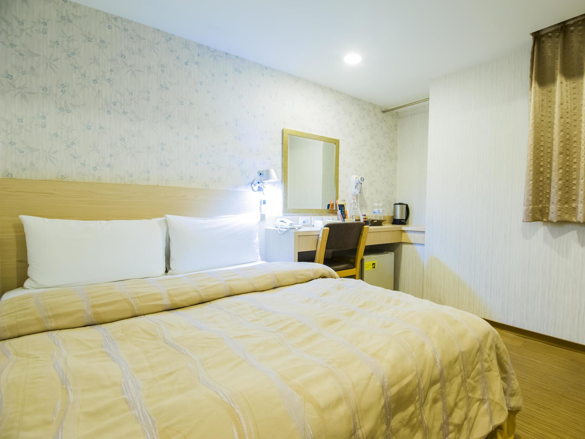 Sanduo Hotel Kaohsiung Bagian luar foto