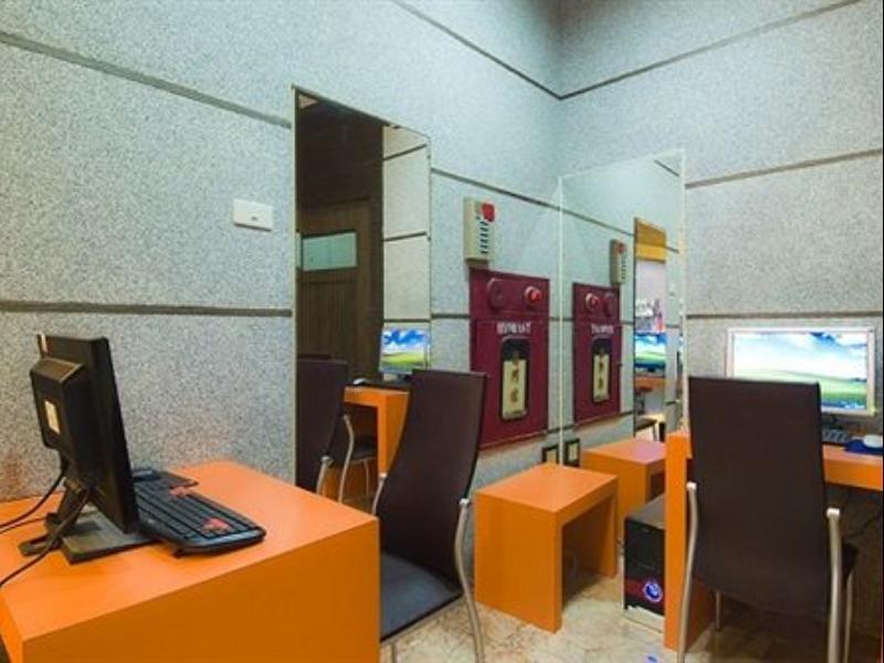 Sanduo Hotel Kaohsiung Bagian luar foto
